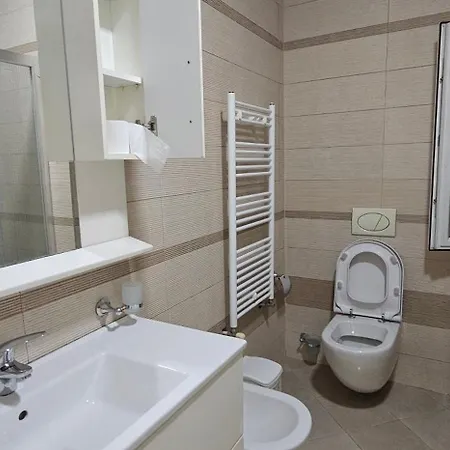 3 Bedrooms Location Apartment Tirana