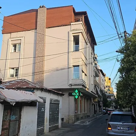Apartment 3 Bedrooms Location *